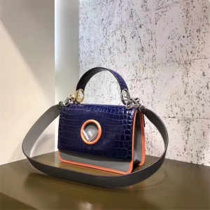 2817 FENDI�ҵ� ˮ��Ƥ ţƤ����� �ٷ��¿� �ҵϰ��� �{ɫ