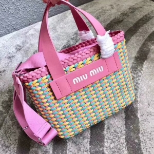 5BA077 MIUMIU�����¿� ����Ƥ�� �����ִ� ���� �˻@�Ӱ� ��ɫ