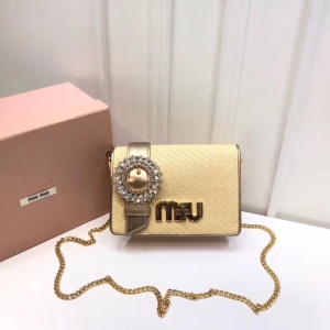 5BF068 MIUMIU�����¿� �ݾ�Ƥ�� ��ˮ������ �D�i���w ��� ��ɫ