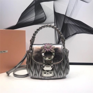 5BH111 MIUMIU������Ʒ С��Ƥ С̖ ��ˮ���b��� ����μ�� �yɫ