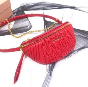 5BL010 MIUMIU�����¿� ���� �ް��d��Ƥ �����μ� ���ð� �tɫ