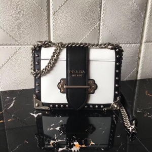 1BD045 Prada cahier ����(j��)���¿� �T��O(sh��)Ӌ(j��) �����_(d��)�μ�б��� �����