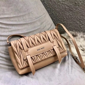 5BD076 MIUMIU���� �����¿� Grace Lux С��Ƥ �μ�б��� ����