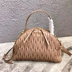 5BB034 MIUMIU���� �����¿� ܛ�������� ������ ����
