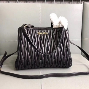 5BG103 MIUMIU���� �����¿� �M����Ƥ ��������б��� ��ɫ