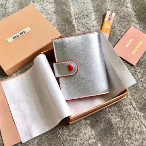 5MV016 MIUMIU �������� LOVE����ϵ�� �pɫƤ�� �����X�A �yɫ