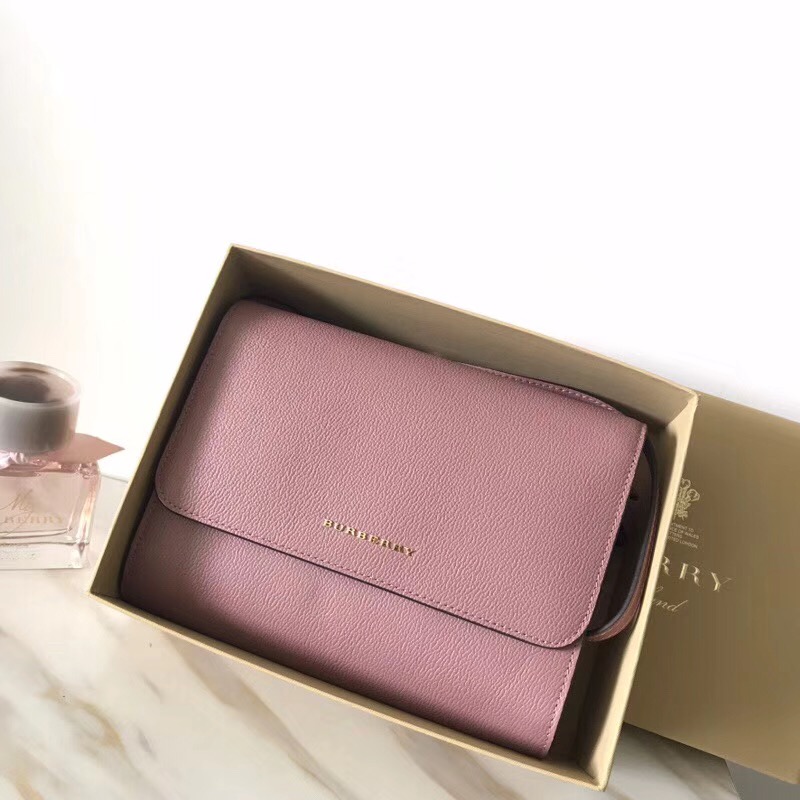 BurBerry�͌��� ���䷭�w �M�����yƤ �ŷ�� �μ�б��� ��ɫ