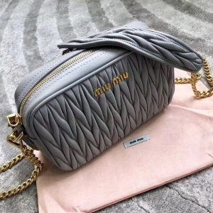 5BH118B MIUMIU�����¿� �ް�С��Ƥ ���C�� �\��