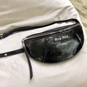 5BL010 MIUMIU �����¿� �ֹ�����C ��Ƭ���� ��ɫ