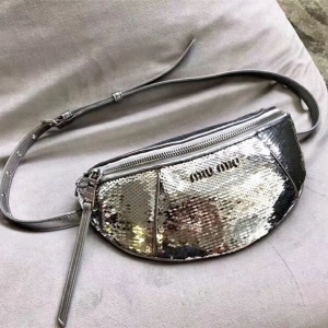 5BL010 MIUMIU �����¿� �ֹ�����C ��Ƭ���� �yɫ