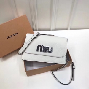 5BH077 MIUMIU �����¿� �M(j��n)��ţƤ �i�� ����ĸ ���wС�� ��ɫ