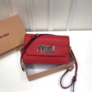 5BH077 MIUMIU �����¿� �M(j��n)��ţƤ �i�� ����ĸ ���wС�� �tɫ