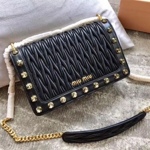 5BD109 MIUMIU �����¿� ˮ�@�b� �M(j��n)��С��Ƥ 朗l��� ��ɫ