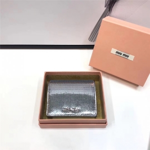 5MV204 MIUMIU �����¿� �ֹ�����C ��Ƭ�ڴ�С�X�A �yɫ