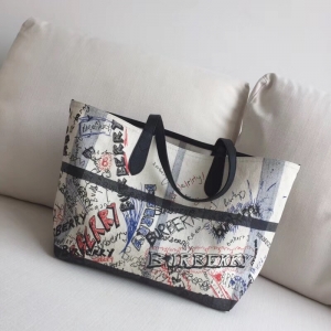 Burberry�͌��� ����� Ϳ�fӡ��  Canvas ��y �p��ُ��� ��ɫ