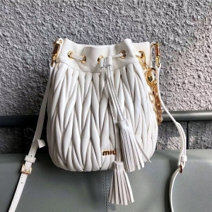 5BE014 MIUMIU���� �����¿� BUCKET BAG ��Ƥ�ް� Ͱ�ΰ� ��ɫ