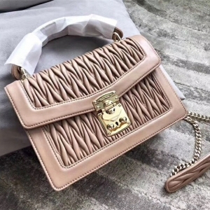 5BA094 MIUMIU���� �����¿� �Ứ���y ���w��Ƥ�ִ� ��ɫ