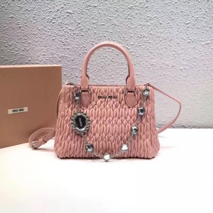 5BA067 MIUMIU���� �����¿� �ް���Ƥ С̖ ˮ�������� ��ɫ