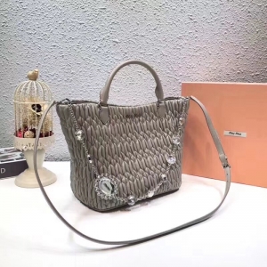 5BE896 MIUMIU���� �����¿� �ް���Ƥ ˮ�@朗l ����� ��ɫ