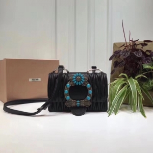 5BH609 MIUMIU���� �����¿� ��ʯᔴ��@�� ��Ƥ�Ứ͹�y б��� ��ɫ