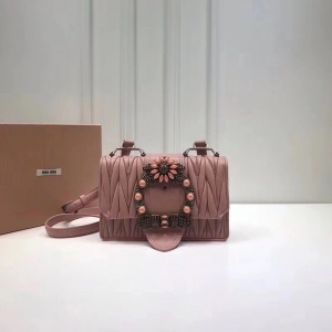 5BH609 MIUMIU���� �����¿� ��ʯᔴ��@�� ��Ƥ�Ứ͹�y б��� ��ɫ