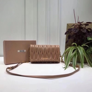 5BH017 MIUMIU���� �����¿� ��Ƥ�Ứ͹�y ���w���� ����