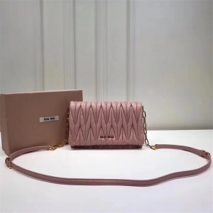 5BH017 MIUMIU���� �����¿� ��Ƥ�Ứ͹�y ���w���� ��ɫ