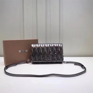 5BH017 MIUMIU���� �����¿� ��Ƥ�Ứ͹�y ���w���� ��ɫ