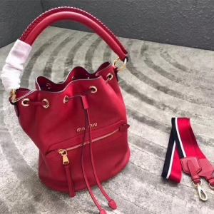 5BE027 MIUMIU���� �¿� ɽ��Ƥ ����Ƥ��玧 ���KˮͰ�� �tɫ