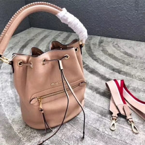 5BE027 MIUMIU���� �¿� ɽ��Ƥ ����Ƥ��玧 ���KˮͰ�� źɫ