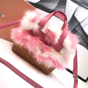 5BA097 MIUMIUŮ�� ևև����� ��؂ë�ִ� С��Ƥ���� �ۼt��؂ë