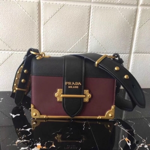 1BD045 Prada cahier ȫ�������� ʮ�ּyţƤ ���~�b� �ִ� ��ƴ�ּt