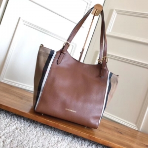 Burberry�͌��� The Canter�����ִ� House ��y�μ������ ��ɫ