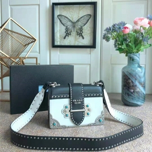 1BD045 Prada Cahier�ִ� �m͢�� СţƤŮ�� ������� �����_�μ�� �����