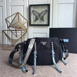 1BD118 PradaŮ�� �������� �T��b� �M��ţƤ �����_�μ�� �����{