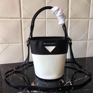 1BE015 Prada OuvertureŮ�� ܛţƤ �����_����� PradaƤ��ˮͰ�� ��ƴ��