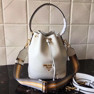 1BE018 PradaŮ�� СţƤ¹Ƥ�y �����_����� ���KˮͰ�� Prada��� ��ɫ