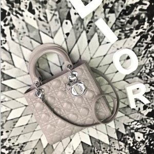 M44550 DiorŮ�� �ϊW���� �ϊW������Ƥ Lady Dior ��������� ��ɫ