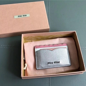 5MC208 MiuMiu���� ����ƴɫϵ�� �M��ţƤɽ��y ����ƴɫ���� �۰��y