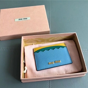 5MC208 MiuMiu���� ����ƴɫϵ�� �M��ţƤɽ��y ����ƴɫ���� �{�S�G