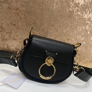 Chloe ������ ChloeС�i�� Tess�ִ� СţƤ��Ƥ ChloeŮ�� ��ɫ