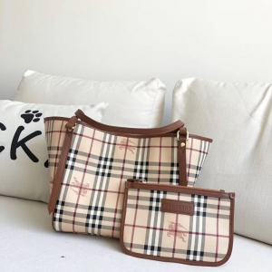 Burberry��ĸ�� ������R��y �͌������ذ� ����μ�ُ��� ��ɫ