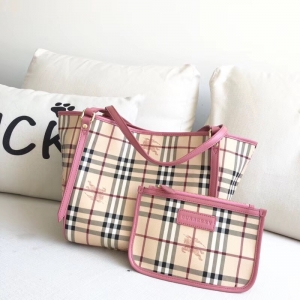 Burberry��ĸ�� ������R��y �͌������ذ� ����μ�ُ��� ��ɫ