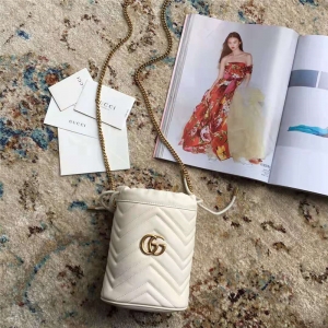 575163 Gucci�AͲ�� GG Marmontϵ�� �W�pƤ�� ���K Gucci����ˮͰ�� ��ɫ