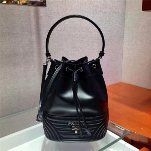 1BH038 PradaŮ�� �����_����� �W�p СţƤб��� PradaˮͰ�� ��ɫ