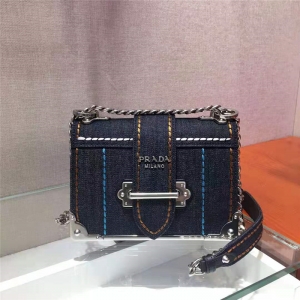 1BD045 Prada cahier ������ �g�澀�OӋ �����ִ� �����_�μ�б��� 