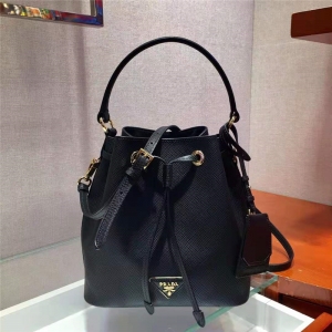 1BE032 Prada�����_(d��) Ůʿ���e�μ�� ��ʮ�ּyţƤ Prada����б��ˮͰ�� ��ɫ