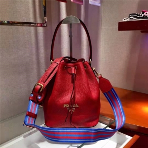 1BE018 PradaŮ�� СţƤ¹Ƥ�y �����_����� ���KˮͰ�� Prada��� �tɫ