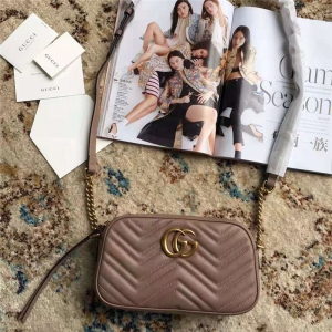 476433 Gucci ���YŮ�� �W�pƤ�� Gucci Nano ���Y����ִ� �̲�ɫ