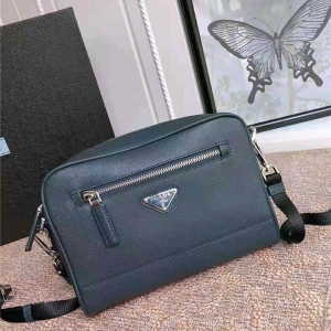 2VH063 Prada�μ�� SaffianoƤ�� Prada�๦���а� �{ɫ
